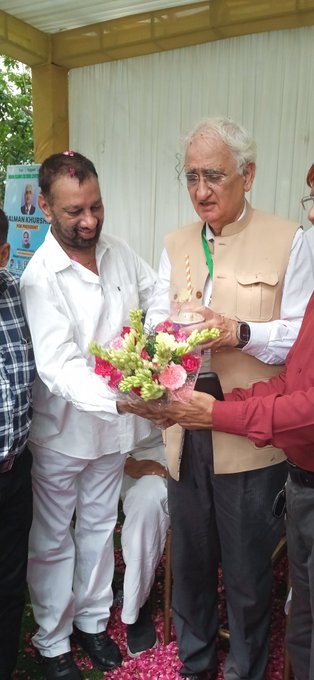 Mohammed Younus Siddiqui with Mr. Salman Khursheed, former Foreign Minister of India