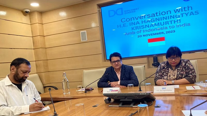 Mohammed Younus Siddiqui attending an event at ORF ORF Vice President Harsh V Pant and Ambassador Ina Krishnamurthi    at the Diplomatic Diaries.